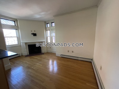 Fenway/kenmore Renovated 1 Bed Bed 1 bath available NOW on Commonwealth Ave in Boston! Boston - $3,400