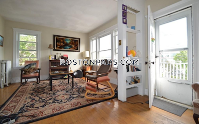 Medford Giant 3 Beds 2 Baths on Boston Ave  Tufts - $4,000