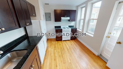 North End By far the best 2 Split/3 bed apartment on Hanover St Boston - $4,050