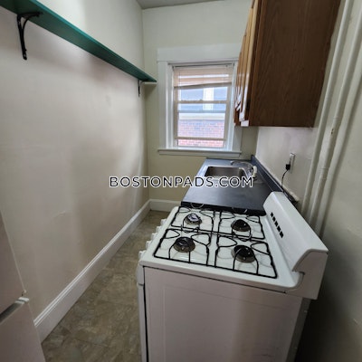 Somerville 1 Bed 1 Bath  Winter Hill - $2,250